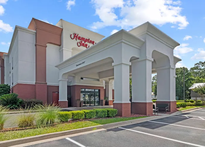 Luxury hotel only: Hampton Inn Kingsland